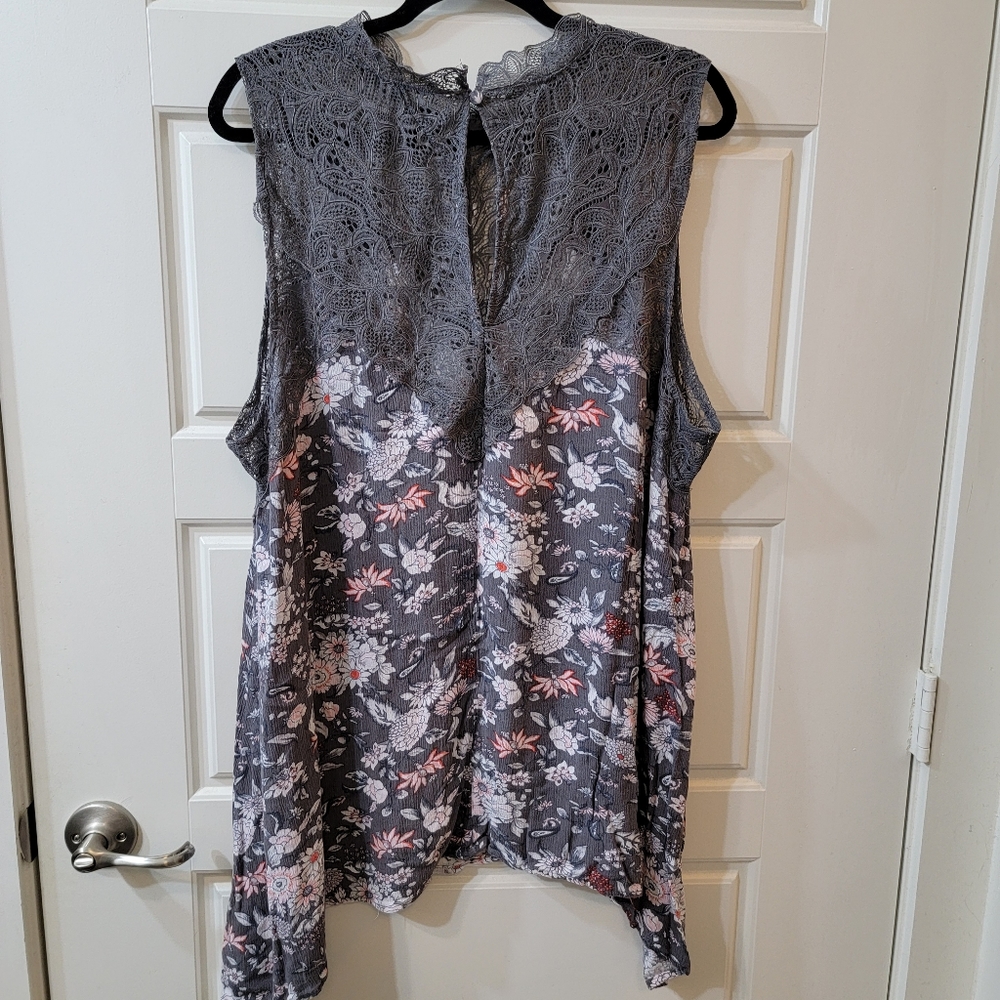 Torrid Top - Picture 2 of 6